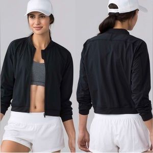 Lululemon final lap jacket size 6 black athletic running lightweight zip up